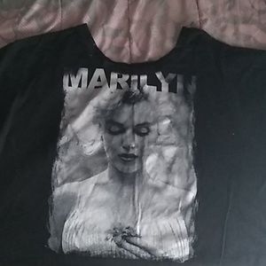A Marilyn Monroe shirt that's a crop top